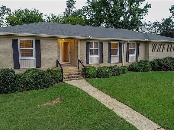 3rd image of 141 Lenora Dr