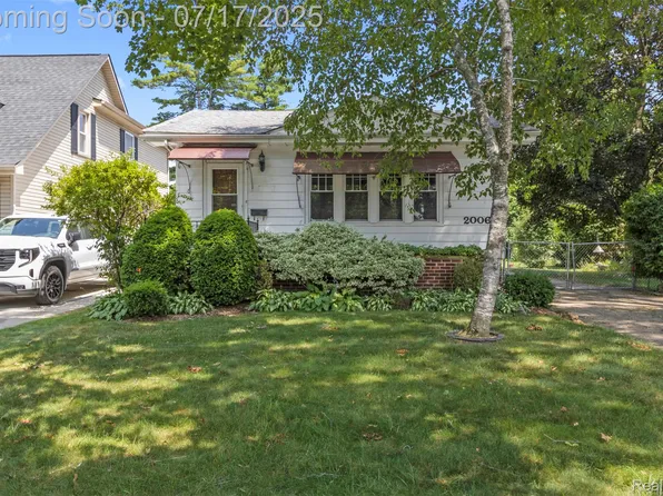2006 N Connecticut Ave, Royal Oak, MI 48073