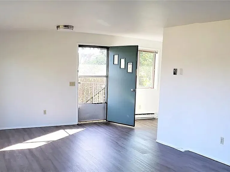 2300 Broadway St — Photo 5