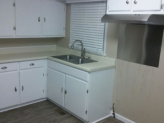 2nd image of 203 Chestnut Dr