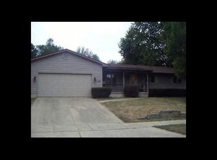 2985 Primrose Ln, Decatur, IL 62526