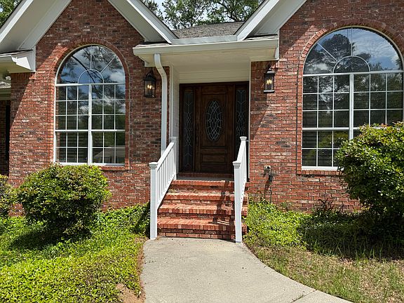 3rd image of 118 Mandalay Dr
