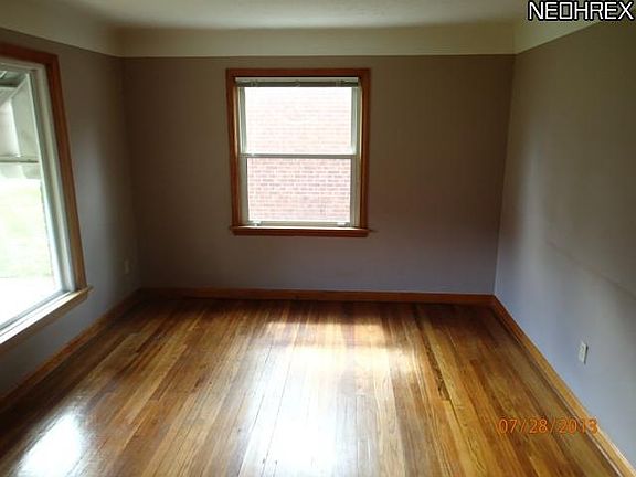 2nd image of 3334 Grovewood Ave