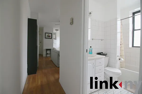 Rented by Link NY Realty | media 12