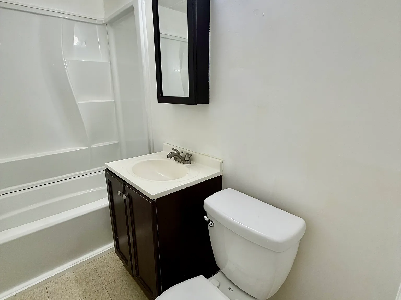 1 bed, 350 sqft, $900 — Photo 2