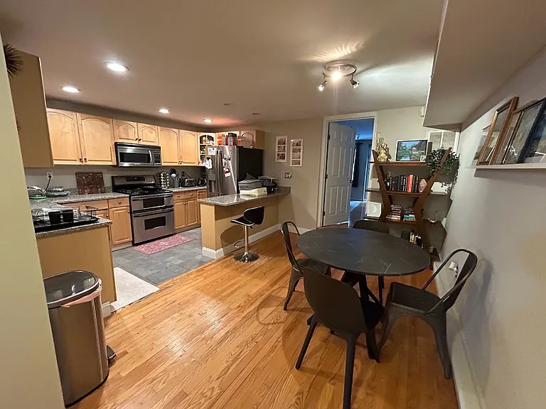 41 Warren Ave #G — Photo 5