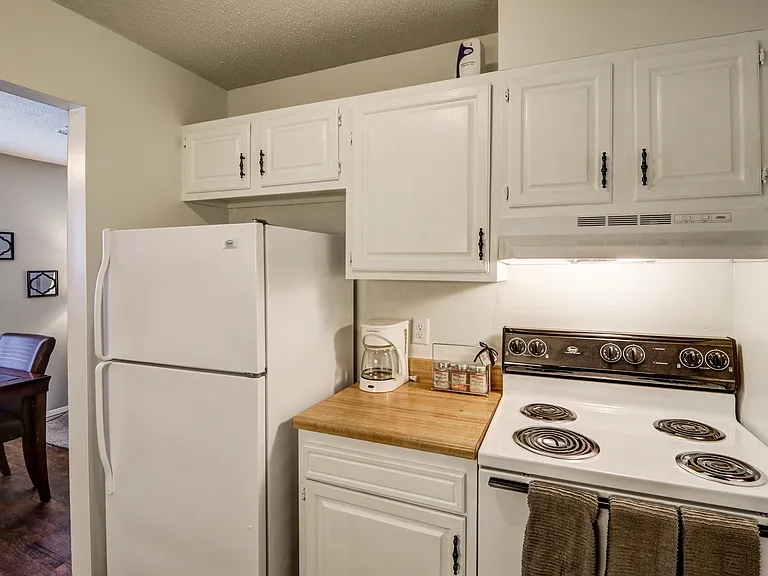 Diamond Valley Apartments — Photo 9