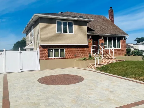 6 Martin Street, Massapequa, NY 11758