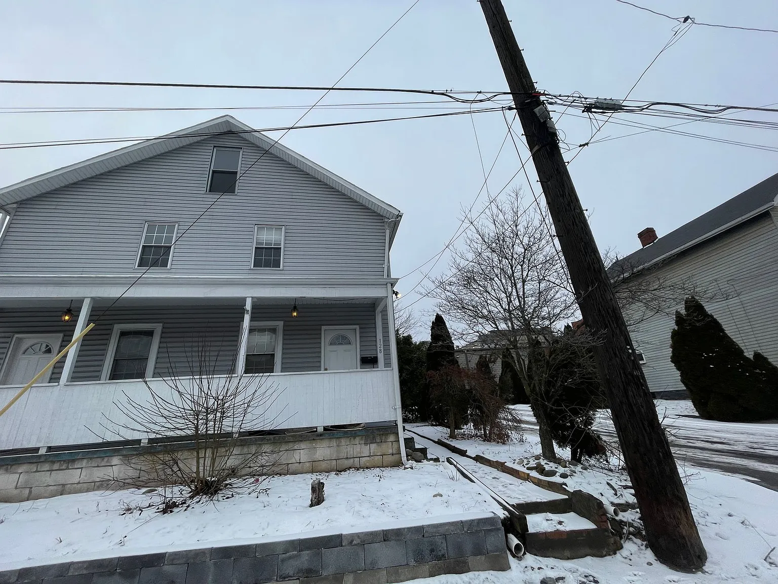 Available NOW-Two Bedroom, One Bath DUPLEX! — Photo 1
