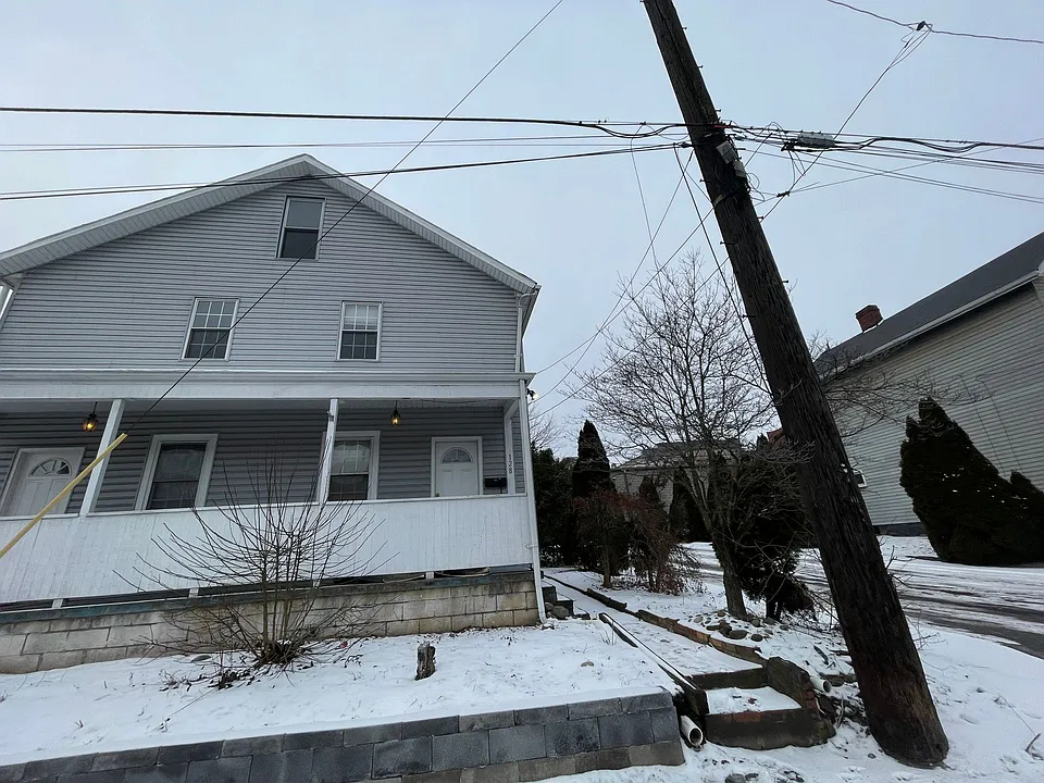 126 Railroad St #128