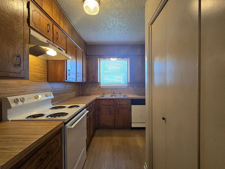3702 Hereford Ln #D — Photo 3