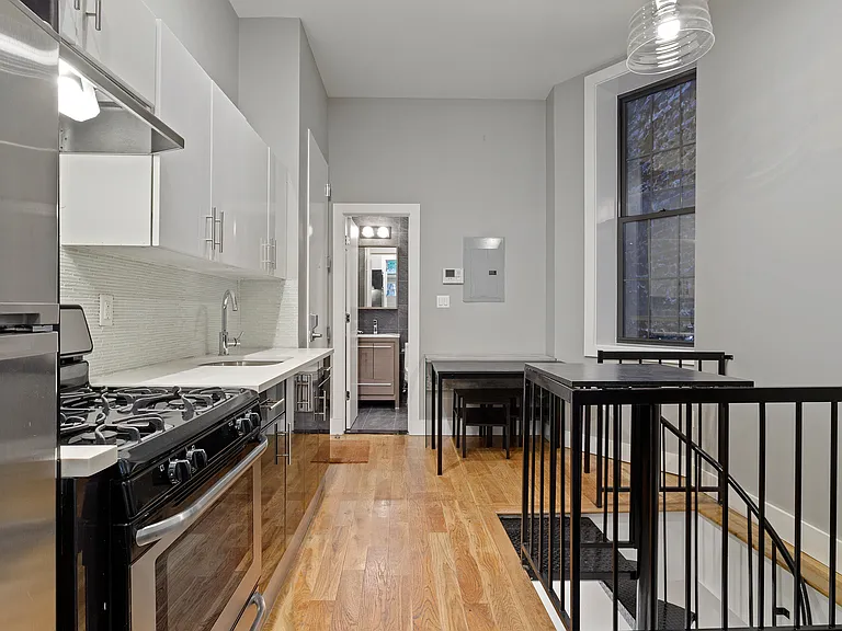 139 Essex St #B — Photo 4