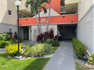 8235 Lake Dr APT 506, Doral, FL 33166