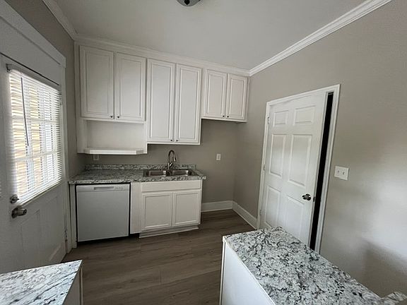 5th image of 967 Glenridge Dr APT A