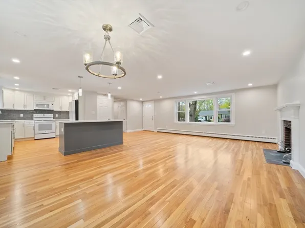 26 Leonard Rd, Sharon, MA 02067