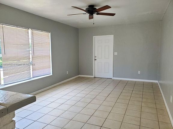 4th image of 815 NW 16th St #2