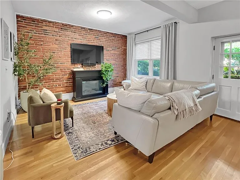92 Florida St #1 — Photo 2