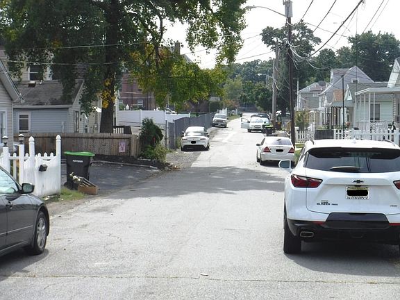 5th image of 277 Norwood Ave