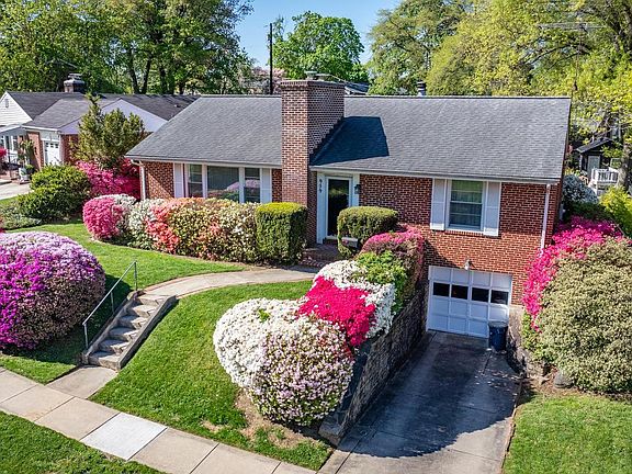 2nd image of 909 Weatherbee Rd