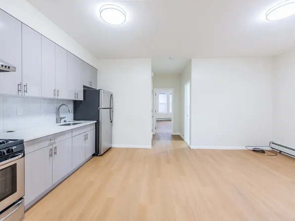 (undisclosed Address), Woodhaven, NY 11421