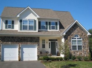 2 Pickering Cir, Princeton, NJ 08540