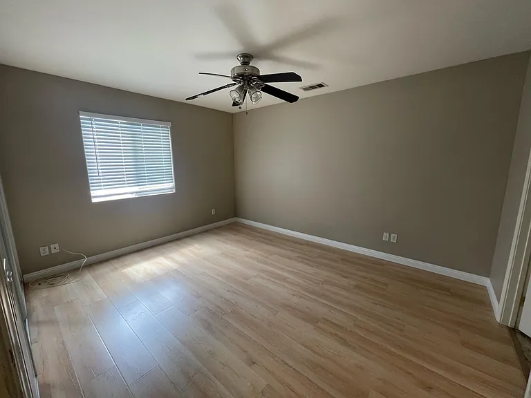 20606 Clark St — Photo 11