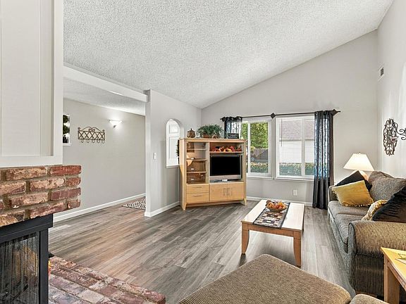 4th image of 2254 Windward Ln