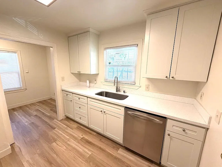 877 Eleanor Ave — Photo 9