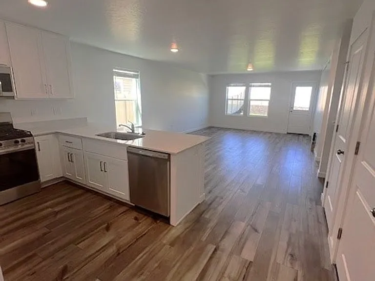 11282 Barn Ranch St — Photo 3