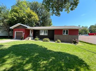 416 8th Ave E, Madison, MN 56256