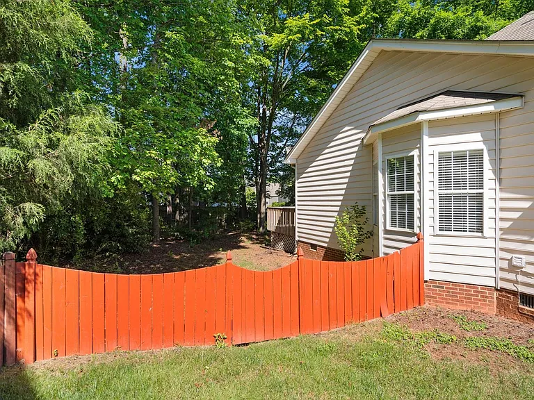2400 Buckwater Ct — Photo 33