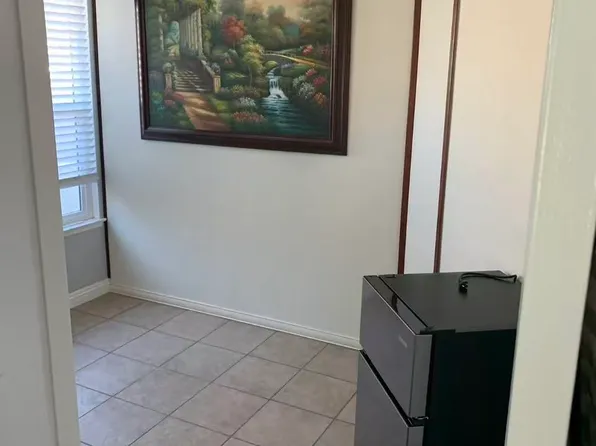 24859 Sagecrest Cir, Newhall, CA 91381