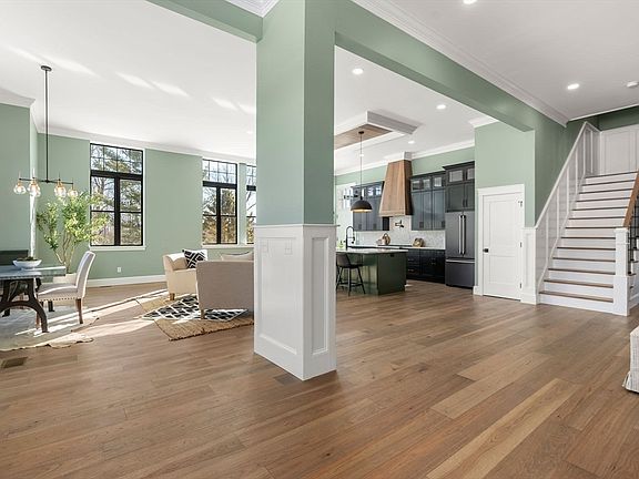 4th image of 13 Beech Hill Rd