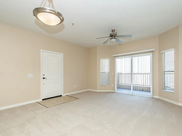Vineyards at Palm Desert Apartment Homes — Photo 57