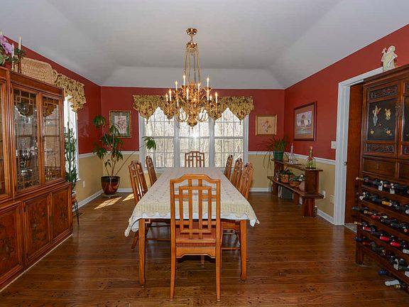 Banquet Size Dining Room Features Tray Ceiling