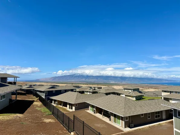 151 Mulehu St #105, Makawao, HI 96768