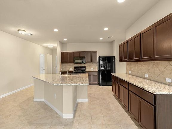 4th image of 1429 Maier Dr