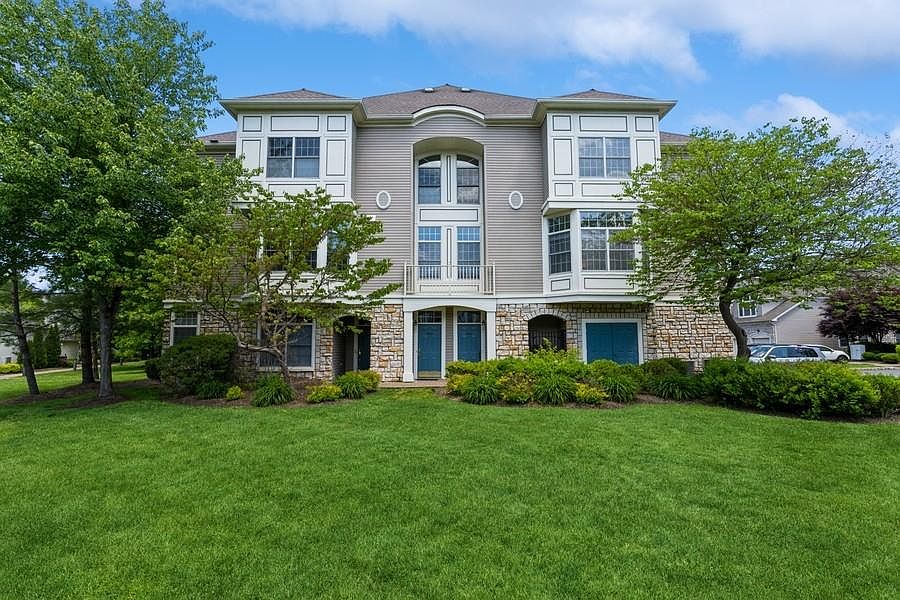 1st image of 605 Binghampton Ln