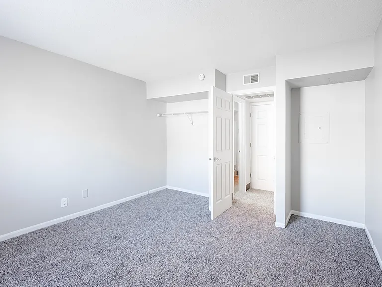 Bridgepointe Crossing — Photo 25