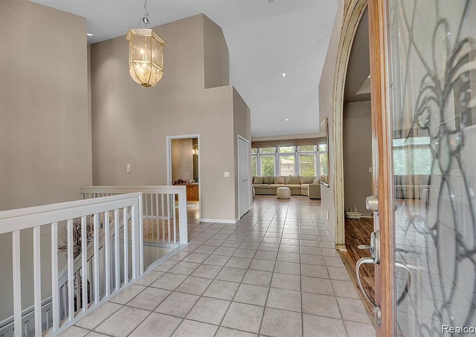 2610 ELIZABETH LN West Bloomfield MI Zillow