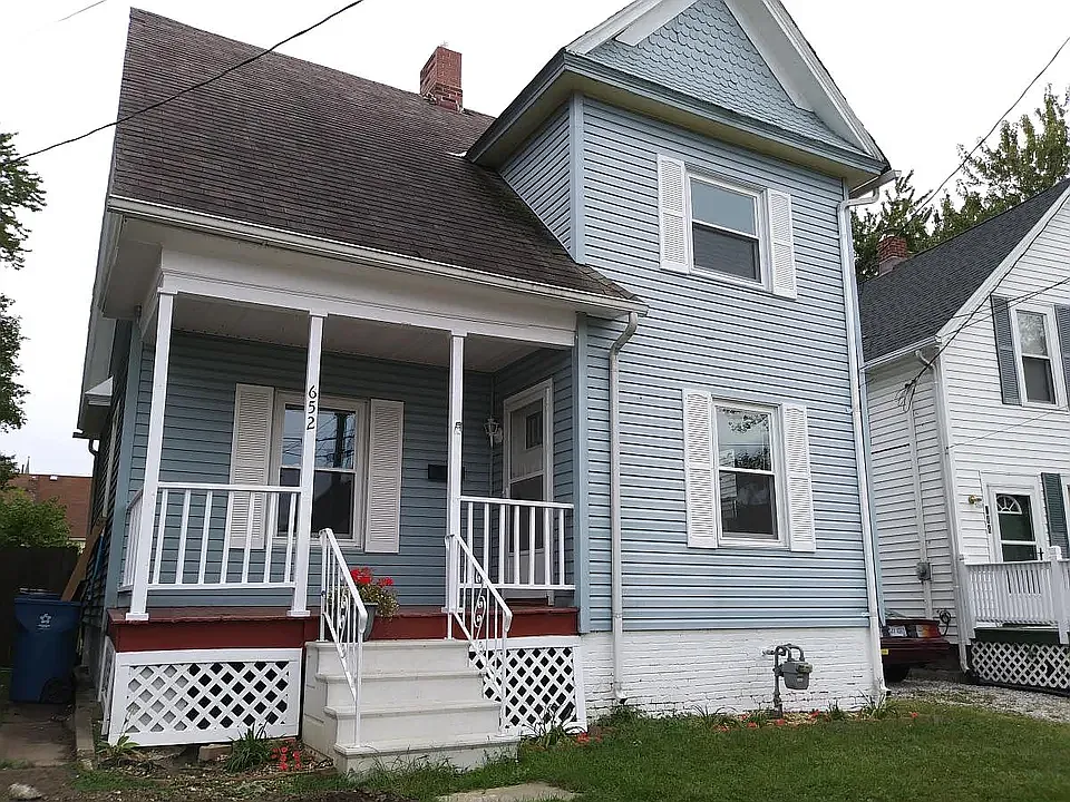 652 Lakeside Ave