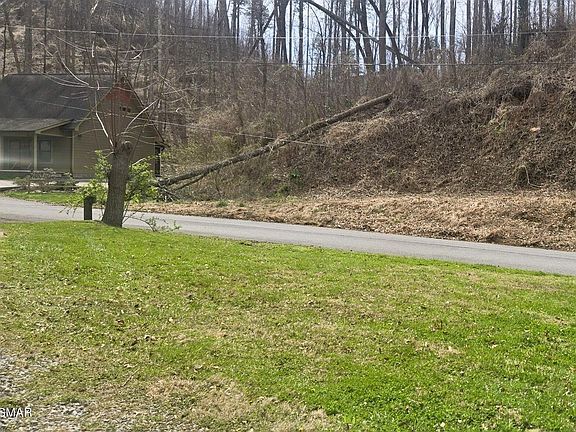 3rd image of 729 Turkey Nest Rd