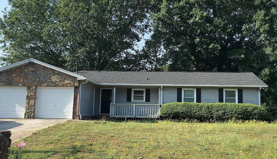 1st image of 2324 Briarwood Cir SW