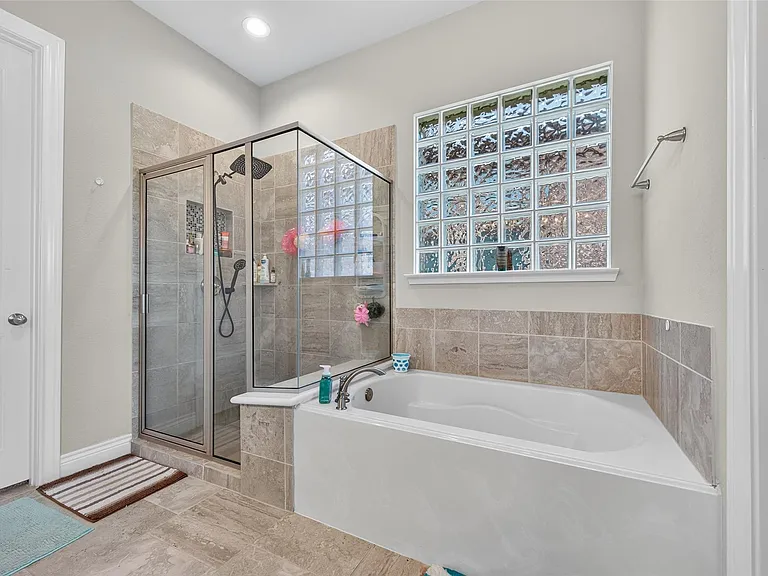 4947 Thunder Creek Ln — Photo 30