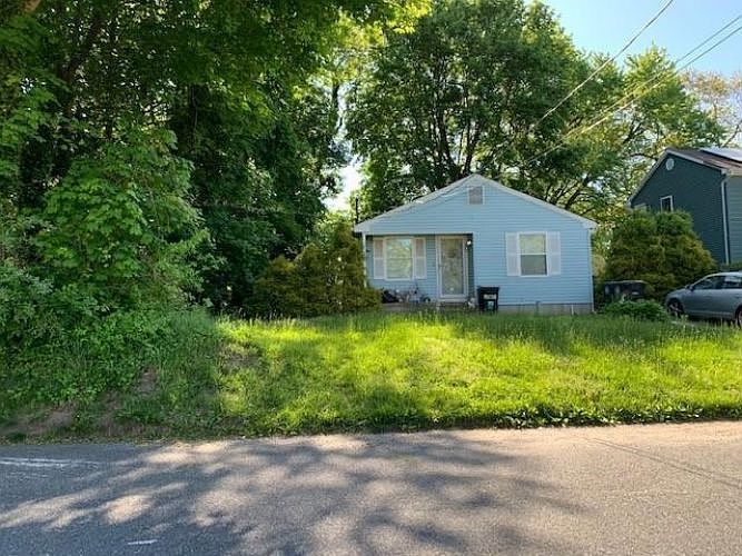 2nd image of 1416 Edgemere Rd