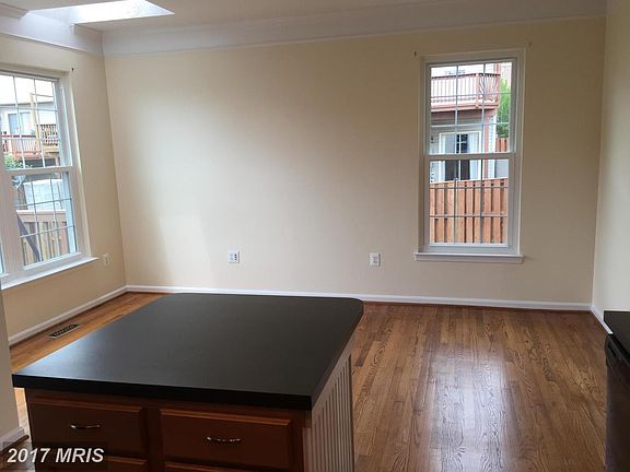 3rd image of 457 Silverbell Ter NE