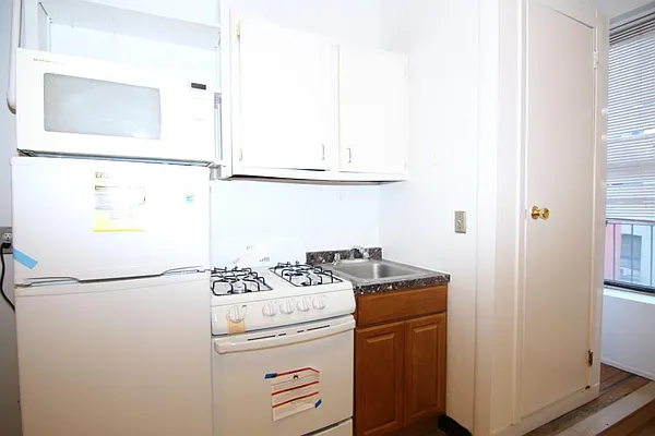 Rented by FirstService Realty (legacy) | media 36