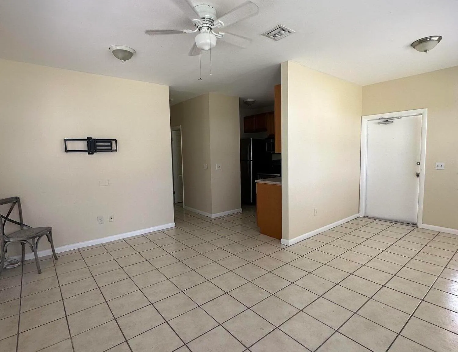 2 bed, 1.0 bath, 700 sqft, $1,925 — Photo 3