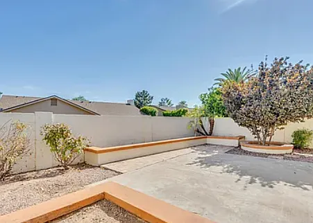 1839 E Sarah Ln — Photo 6