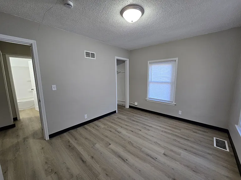 1125 N Barclay St — Photo 10